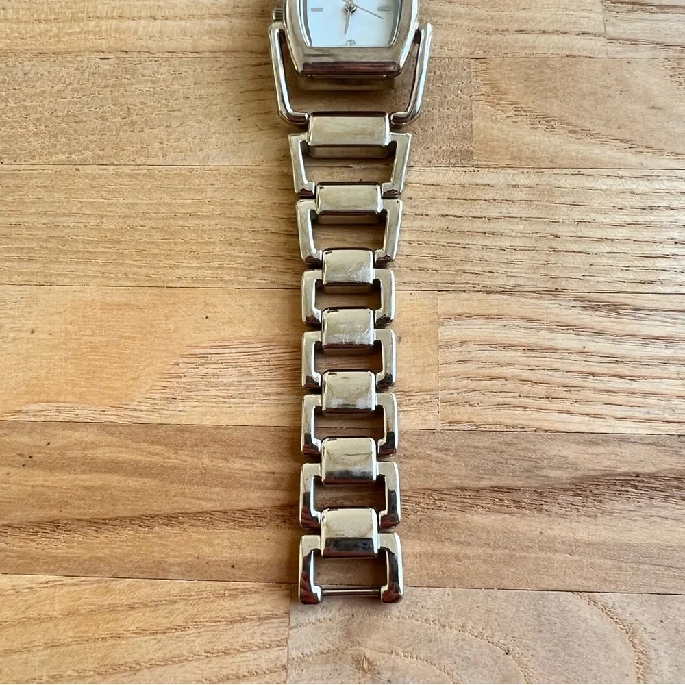 Unbranded ladies mother of pearl silver tone rectangular watch NEW BATTERY